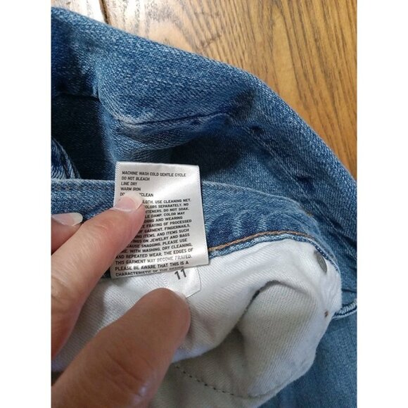 UNIQLO Jeans Womens 11 BLUE TAPERED RELAXED HIGH RISE Used Ripped Summer Winter - Picture 6 of 12